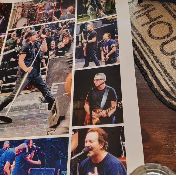 Pearl Jam 2022, 22x28 photo poster Nashville and St Louis 2022 shows. - Picture 3 of 3